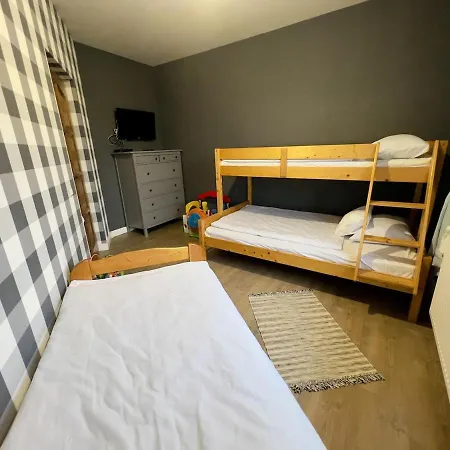 Liliomos Udvarhaz * Tiszavalk